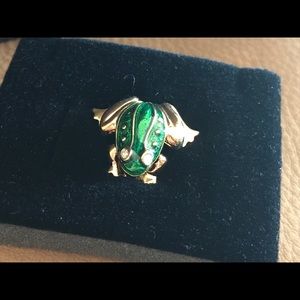 Avon Nature’s Garden Emerald Green Frog Tac Pin NIB